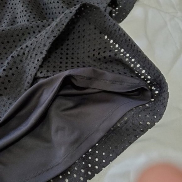 BANANA REPUBLIC Perforated Flutter Sleeve Top - Picture 8 of 13